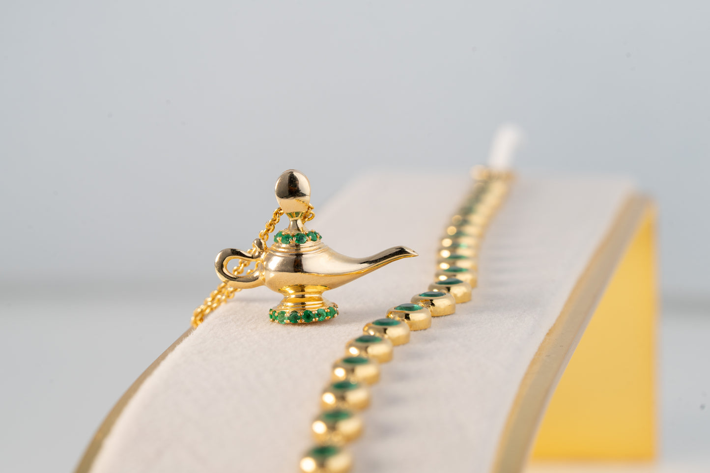 Gennie pendant