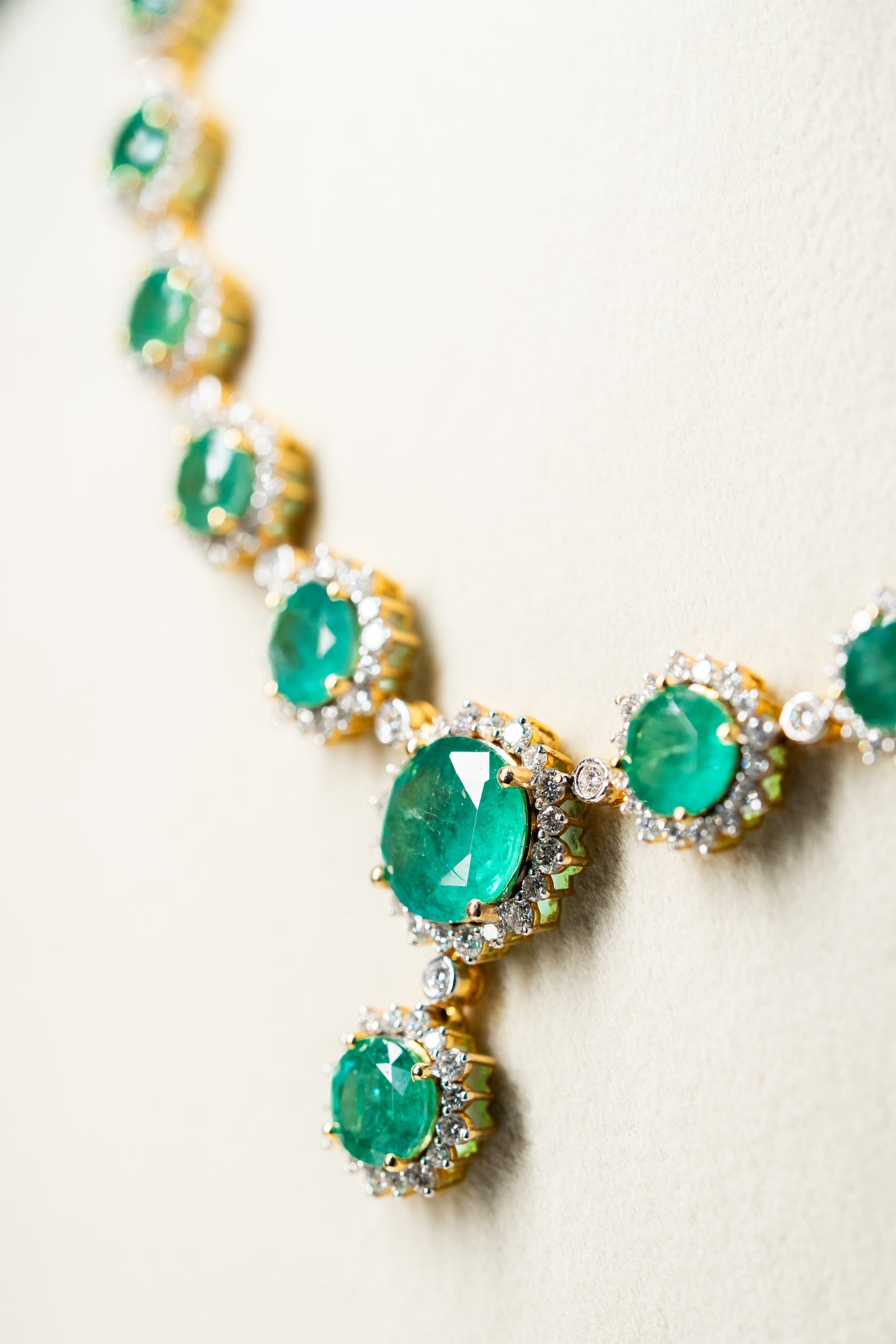 Emerald Aura Necklace