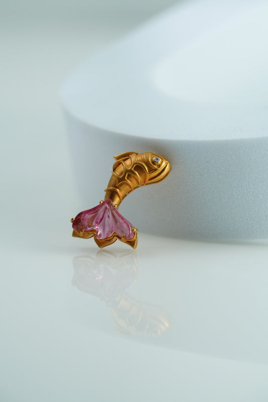 Fish pendant tourmaline