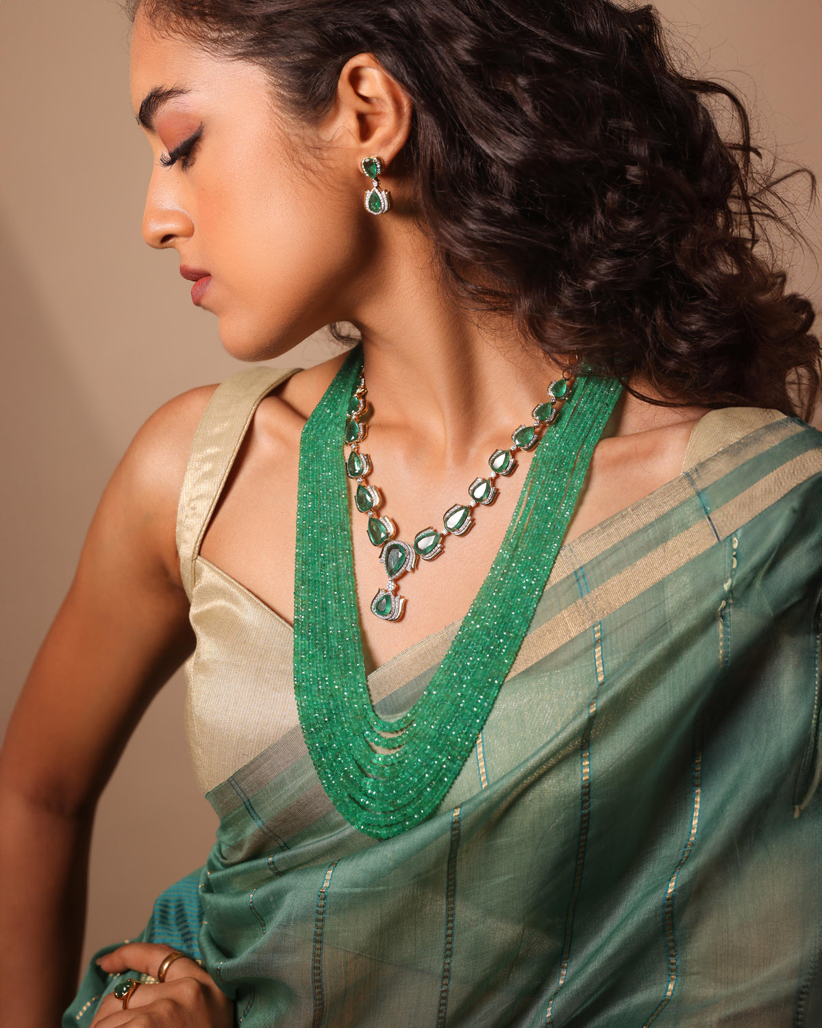 Emerald bead necklace
